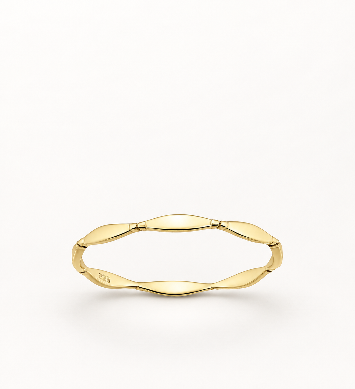 Solenne Wave Ring