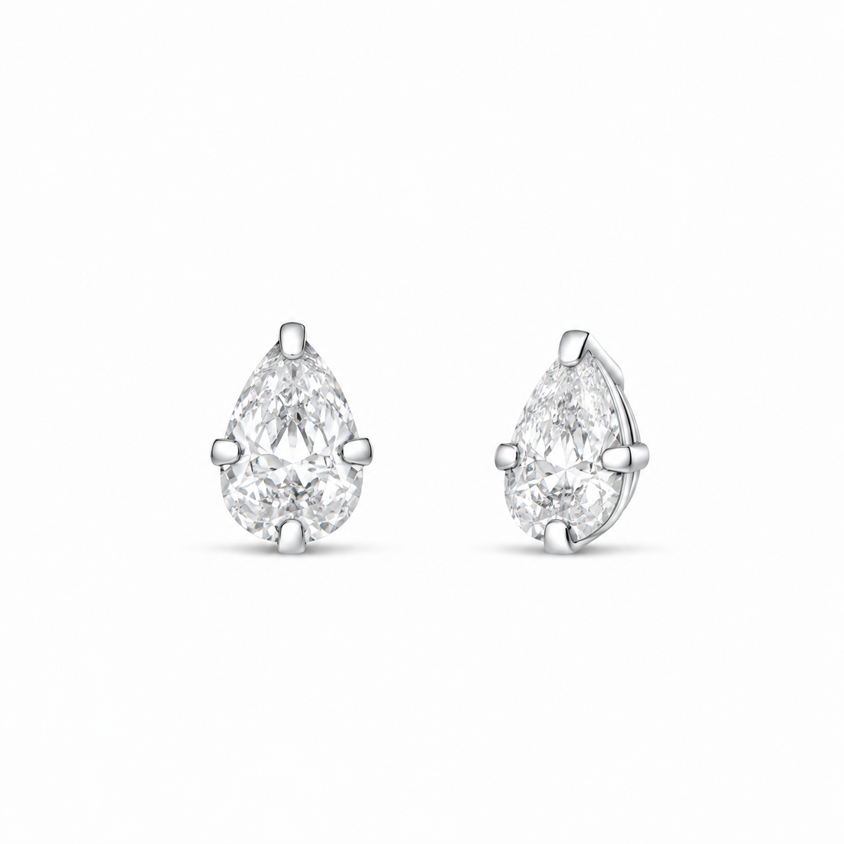 Évie Pear Studs
